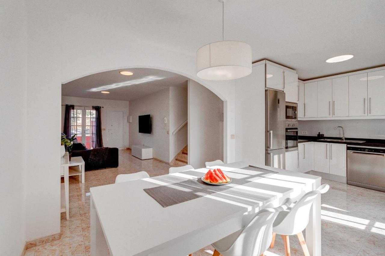 Bonita Casa Nina Con Jacuzzi By Paramount Holidays Playa de San Juan  Buitenkant foto